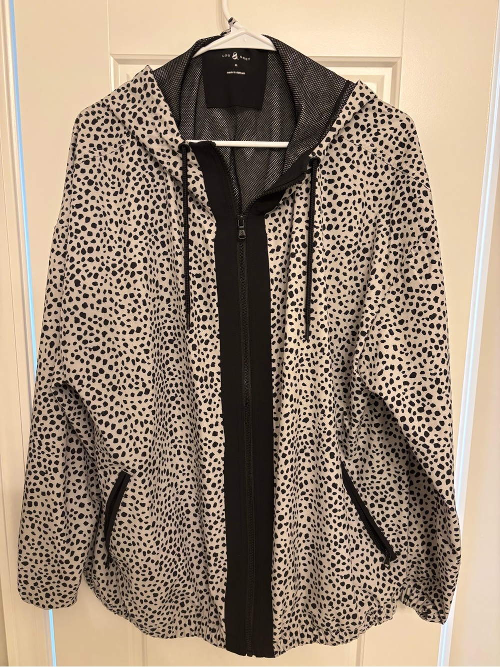 Lou & Grey Light Beige & Black Speckled Zip Jacket and Shorts